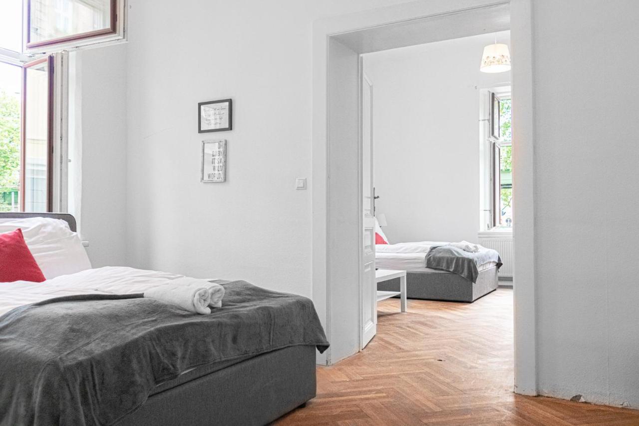 Classy 2Br Apt. W/ Exclusive Location Near Akh Виена Екстериор снимка