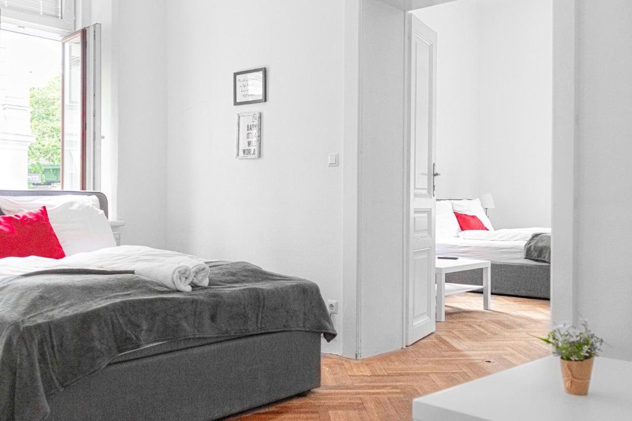 Classy 2Br Apt. W/ Exclusive Location Near Akh Виена Екстериор снимка