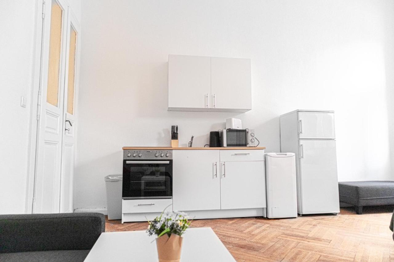 Classy 2Br Apt. W/ Exclusive Location Near Akh Виена Екстериор снимка